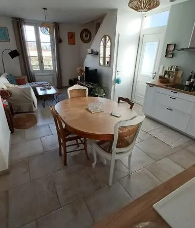 펜션 Maison De Ville Avec Jardin 르망
